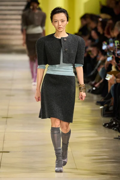 Look 52